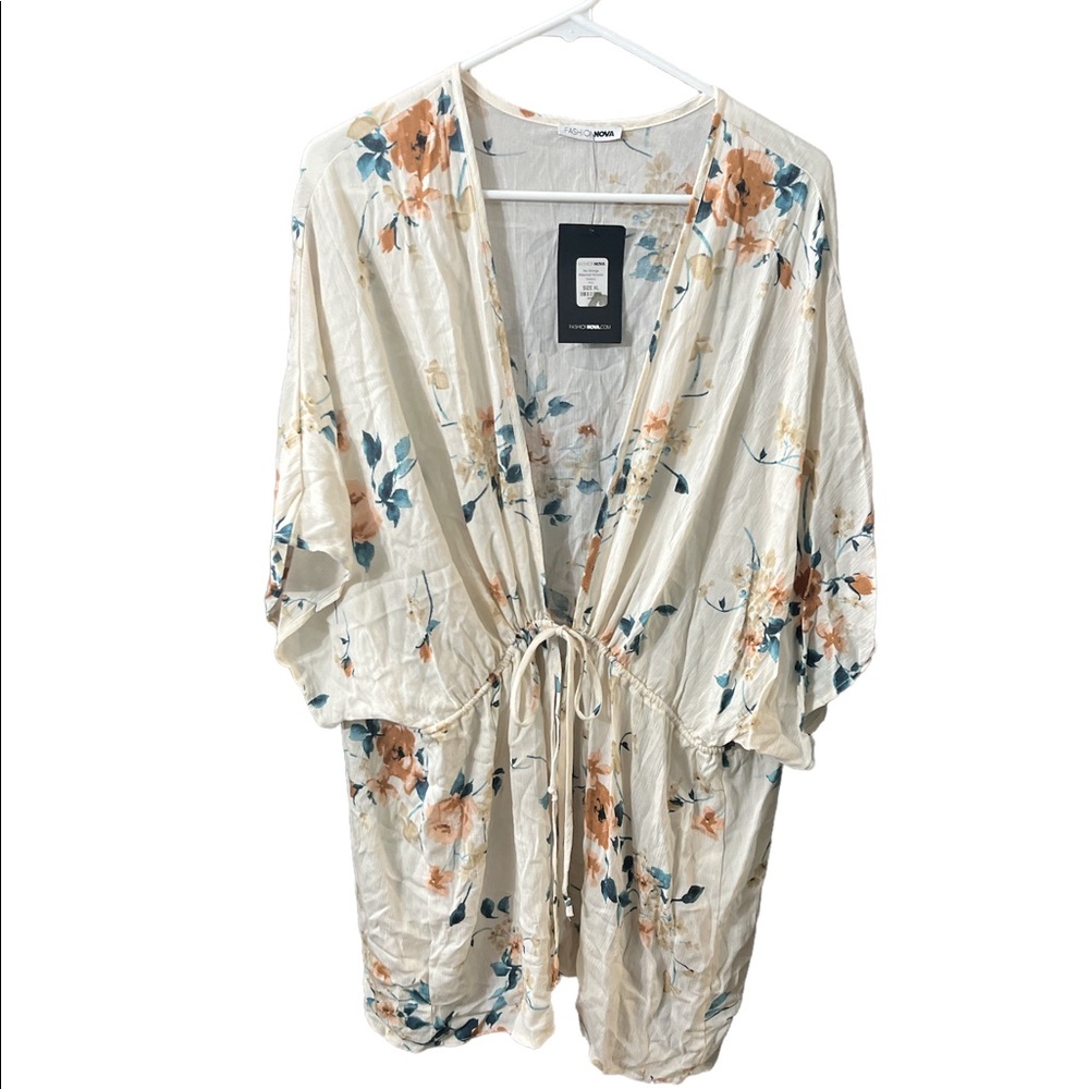 3/$30 🖤 NWT Fashion Nova Floral Kimono Size XL